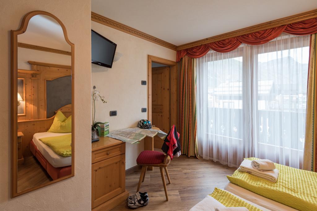B&B Via Vai ลีวินโญ ภายนอก รูปภาพ