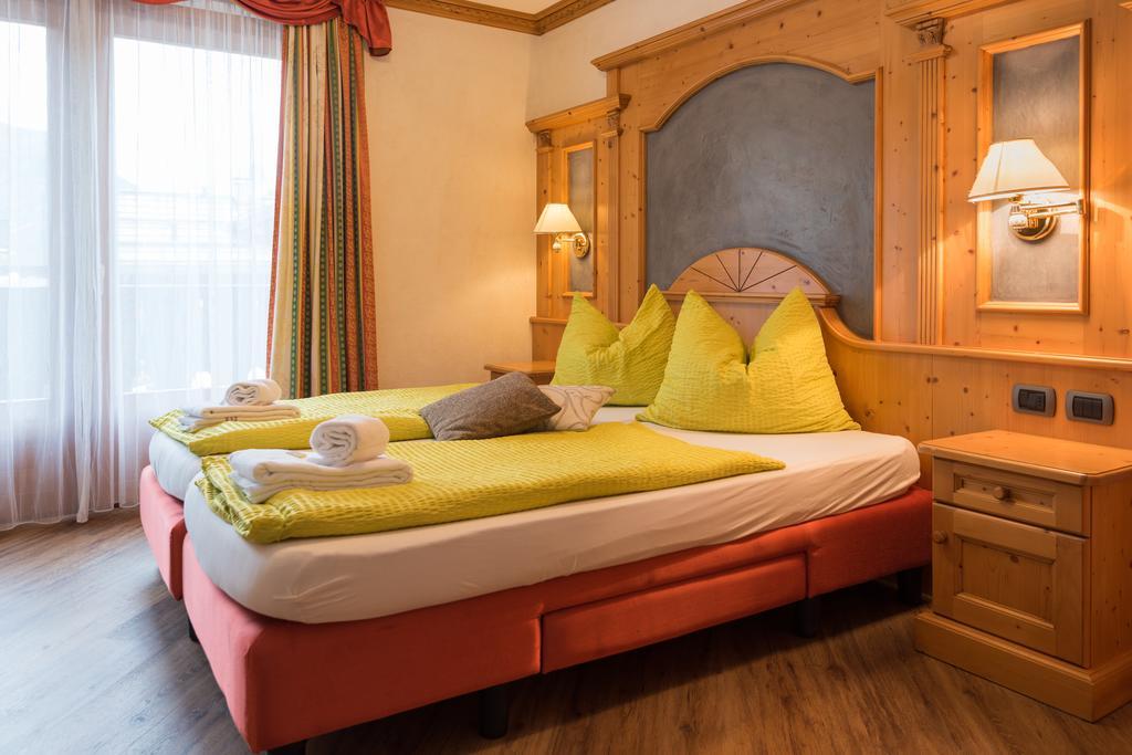 B&B Via Vai ลีวินโญ ภายนอก รูปภาพ